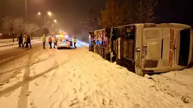 Nevşehir'de Buzlanma Nedeniyle Otobüs Kazası: 5 Yaralı