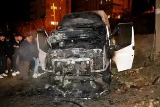 Yahyalı'da Servis Minibüsü Yandı