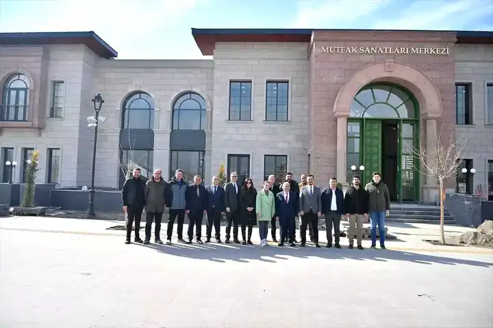 Büyükkılıç, Kayseri Mutfak Sanatları Merkezi'ni İnceledi