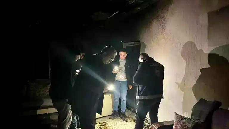 Kayseri Bünyan'da Ev Yangını: 3 Kişi Hastanede