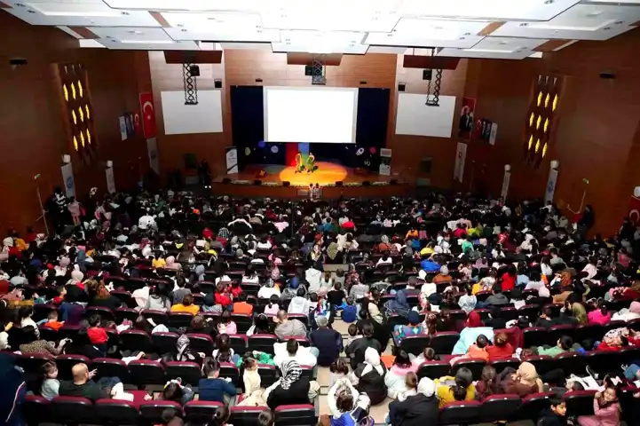 Talas Belediyesi'nden Çocuklara Küçük Prens Tiyatrosu